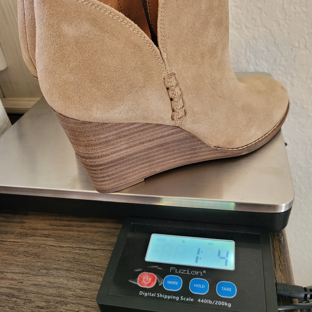 NWOB Lucky Brand Yimme Suede Ankle Wedge Bootie oatmeal Brown 8.5M/39 - Picture 8 of 8